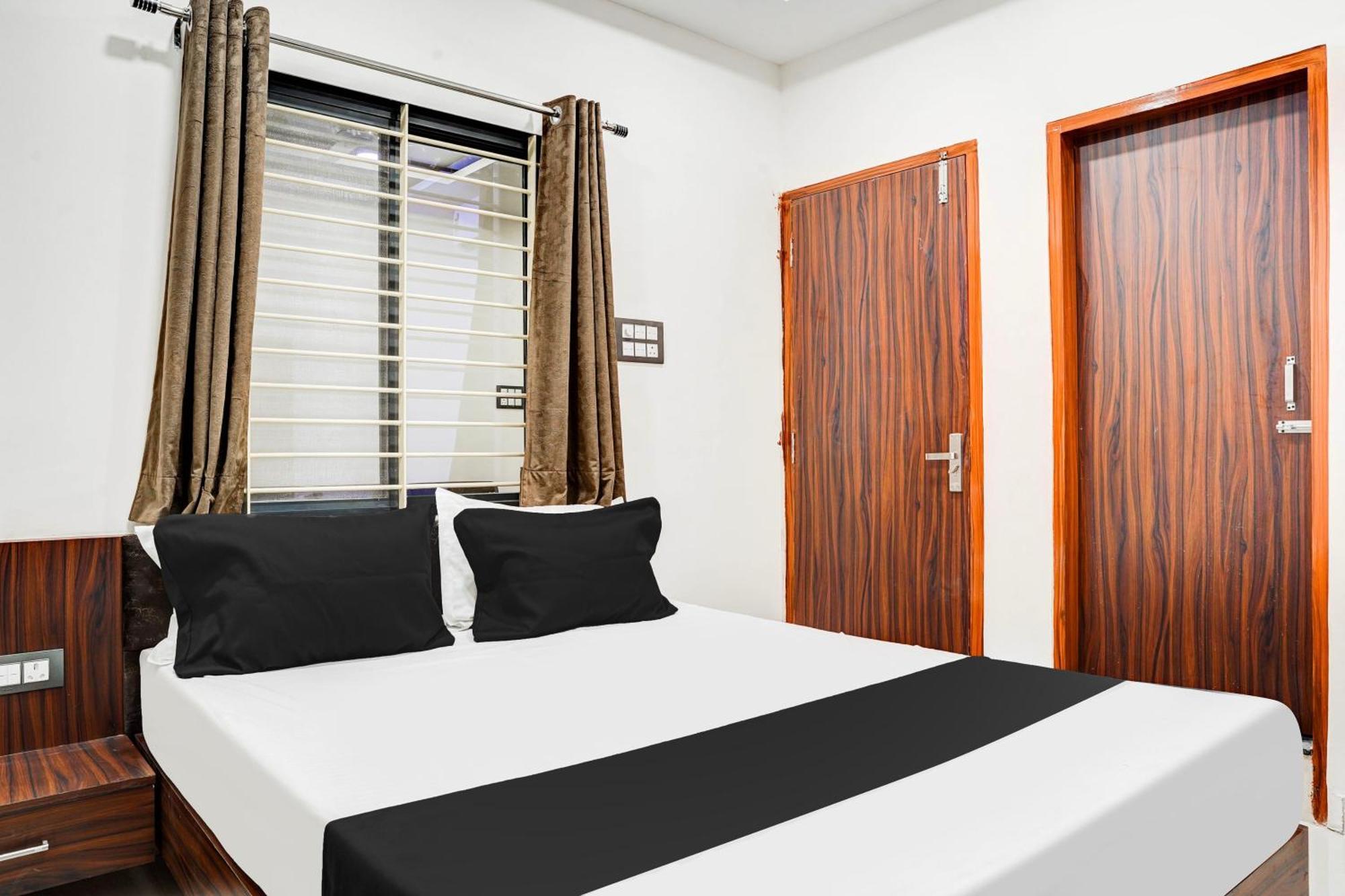 Hotel O Rudra Palace Bhopál Kültér fotó